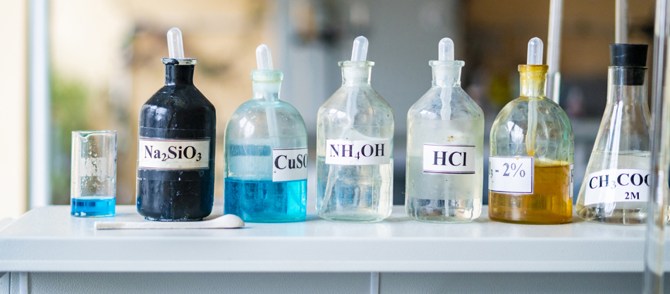 chlorine-solution-laboratory